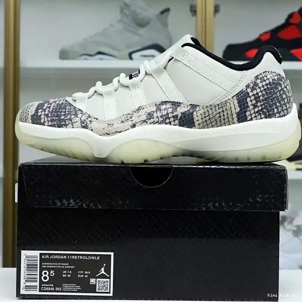 AIR 11 JORDAN LIGHT LOW SNAKESKIN Kimikick BONE 0720